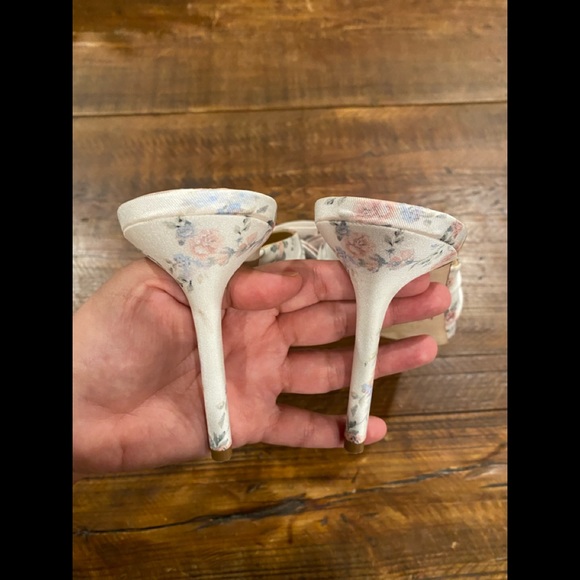 Born on Fifth Floral Bow Antonio Melani - Picture 8 of 14